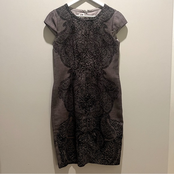 2/$35 Anne Klein Stunning Taupe and Black Dress size 8 - Picture 1 of 7